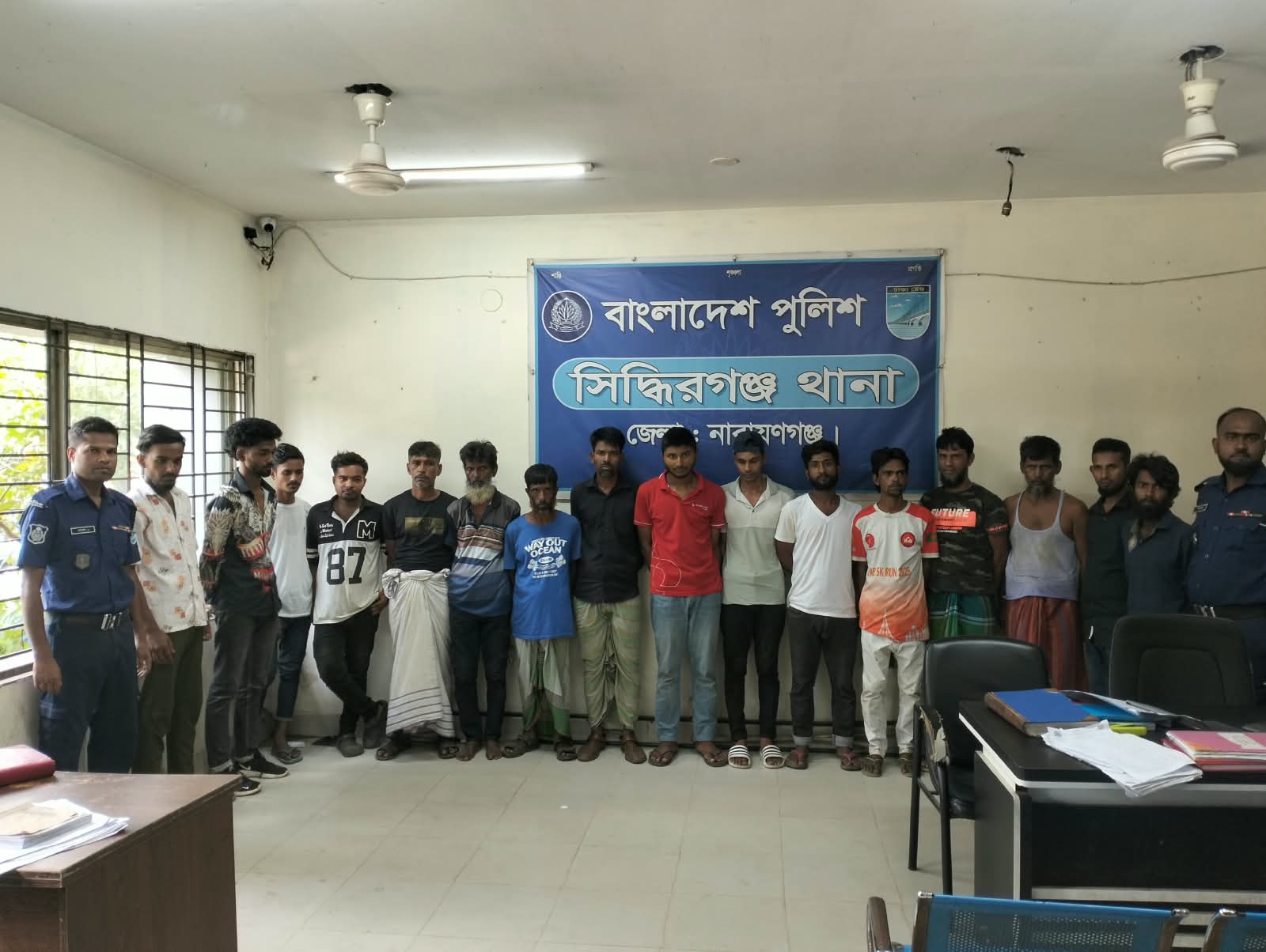 সিদ্ধিরগঞ্জে সুমিলপাড়া বিহারী কলোনীতে পুলিশের বিশেষ অভিযান: ১৯ মাদকসেবীর কারাদণ্ড